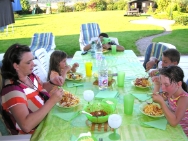 (2007-08) Colleen et Caira a la maison